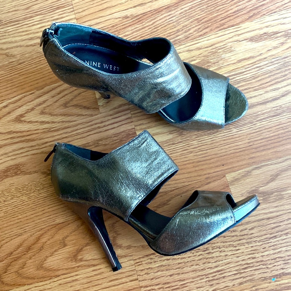 Nine West Silver Peep-Toe Stilettos Size 8